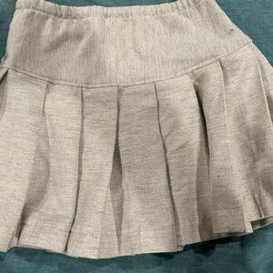 Bellerose Light Gray mini pleated skater skirt. Preppy, old money, tennis-core